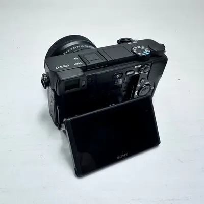 Sony Alpha a6400 Mirrorless Camera with 16-50mm f/3.5-5.6 OSS II Lens Kit - Thumbnail 9