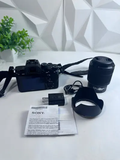 Sony Alpha a7 III Mirrorless Camera with FE 28-70 mm F3.5-5.6 OSS Lens - Thumbnail 6
