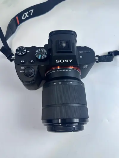 Sony Alpha a7 III Mirrorless Camera with FE 28-70 mm F3.5-5.6 OSS Lens - Thumbnail 2