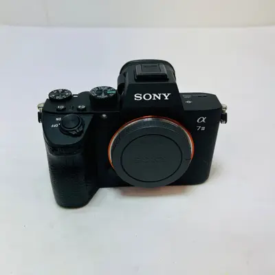 Sony Alpha 7 III Mirrorless Camera with FE 28-70mm Lens - Thumbnail 2
