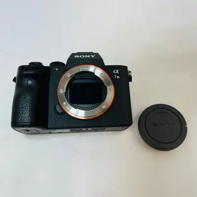 Sony Alpha 7 III Mirrorless Camera with FE 28-70mm Lens - Thumbnail 5