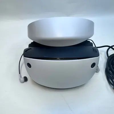 Sony PlayStation VR2 Headset & Sense Controllers for PS5 - Thumbnail 2
