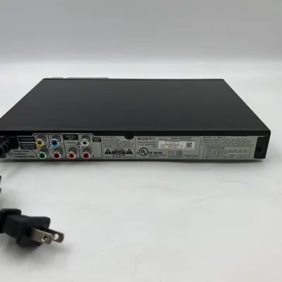 Sony Progressive Scan Ultra Slim DVD Player DVP-SR210P - Excellent - Real photo at TamDo.us
