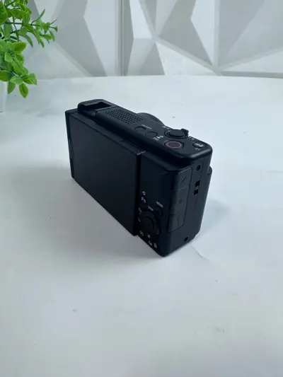 Sony ZV-1F Vlog Camera for Content Creators and Vloggers - Black - Thumbnail 7