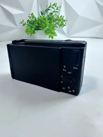 Sony ZV-1F Vlog Camera for Content Creators and Vloggers - Black - Thumbnail 4