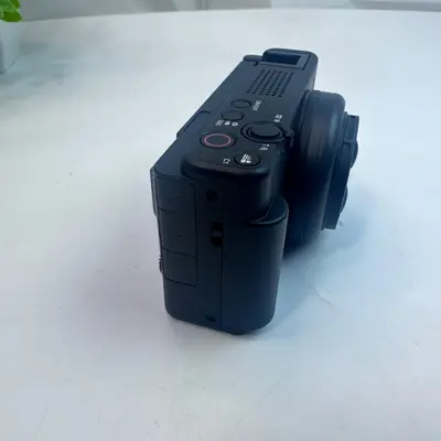 Sony ZV-1F Vlogging Camera + Case + ZeeTech Bundle Black - Thumbnail 5