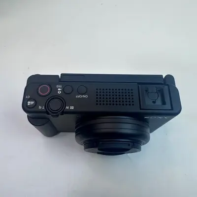Sony ZV-1F Vlogging Camera + Case + ZeeTech Bundle Black - Thumbnail 6