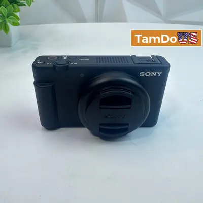 Sony ZV-1F Vlogging Camera + Case + ZeeTech Bundle Black - Good - Real photo at TamDo.us