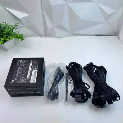 Thermaltake Toughpower GF A3 750W 80+ Gold Fully Modular ATX 3.0 PSU PCIE 5.0 - Thumbnail 4