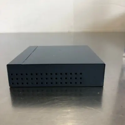 TP-Link TL-SG605 5-Port Gigabit Desktop Switch Unmanaged Steel Casing Network - Thumbnail 4