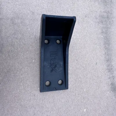 Trex Seclusion Fence Brackets With Hardware (Box Of 96 PCs) - Thumbnail 3