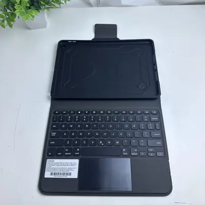 UAG Integrated Bluetooth Keyboard with Trackpad for iPad (10.2") (8th/7th) - Thumbnail 4