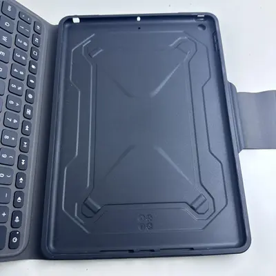 UAG Integrated Bluetooth Keyboard with Trackpad for iPad (10.2") (8th/7th) - Thumbnail 7