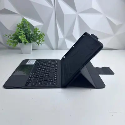 UAG Integrated Bluetooth Keyboard with Trackpad for iPad (10.2") (8th/7th) - Thumbnail 2