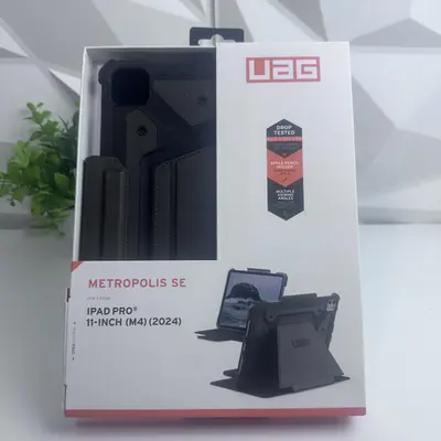 UAG Metropolis SE Case for iPad Pro 11" (M4, 2024) – Rugged Folio, Black - Thumbnail 2