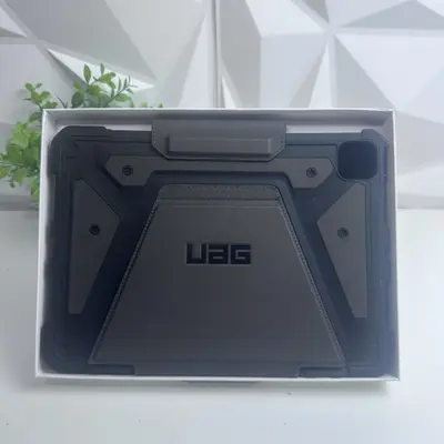 UAG Metropolis SE Case for iPad Pro 11" (M4, 2024) – Rugged Folio, Black - Thumbnail 3