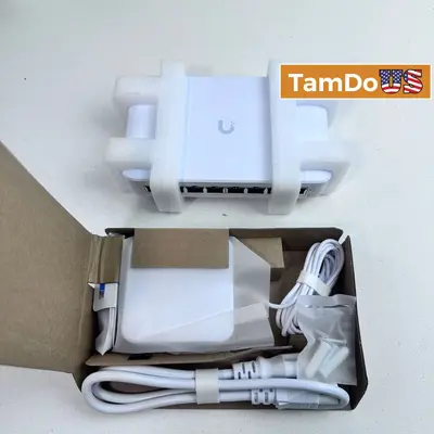 Ubiquiti UniFi USW-Lite-8-PoE 8-Port Gigabit PoE Switch Managed - Thumbnail 1
