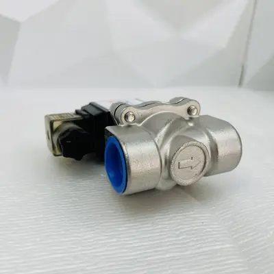 WIC Valve 2SCW-3/4-24VDC-D-V Solenoid Valve 3/4", 24V DC, 100 PSI, IP65 - Thumbnail 1