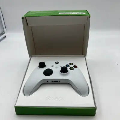 Xbox Series X | S Wireless Controller - Robot White - Thumbnail 1