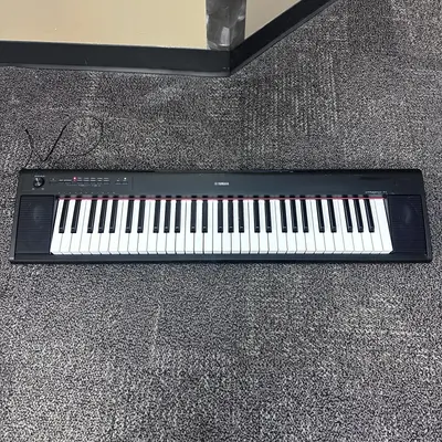 Yamaha Piaggero NP-12 61-Key Lightweight Portable Keyboard - Thumbnail 5