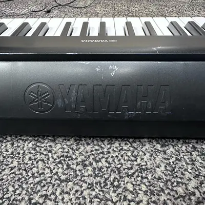 Yamaha Piaggero NP-12 61-Key Lightweight Portable Keyboard - Thumbnail 4