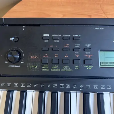 Yamaha PSR-E283 61-Key Portable Digital Keyboard Educational Piano - Thumbnail 5