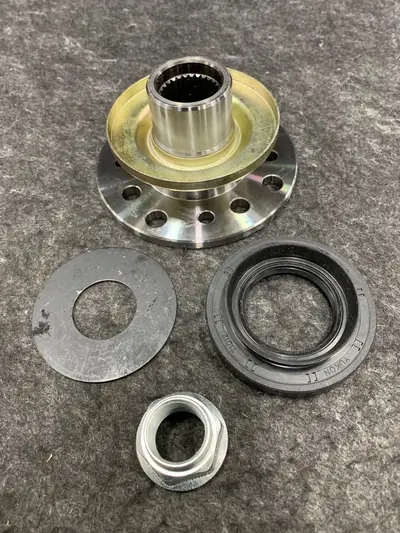 Yukon YY T35040-29-KIT Pinion Flange Kit, Toyota 29 Spline, Seal & Nut - Thumbnail 2